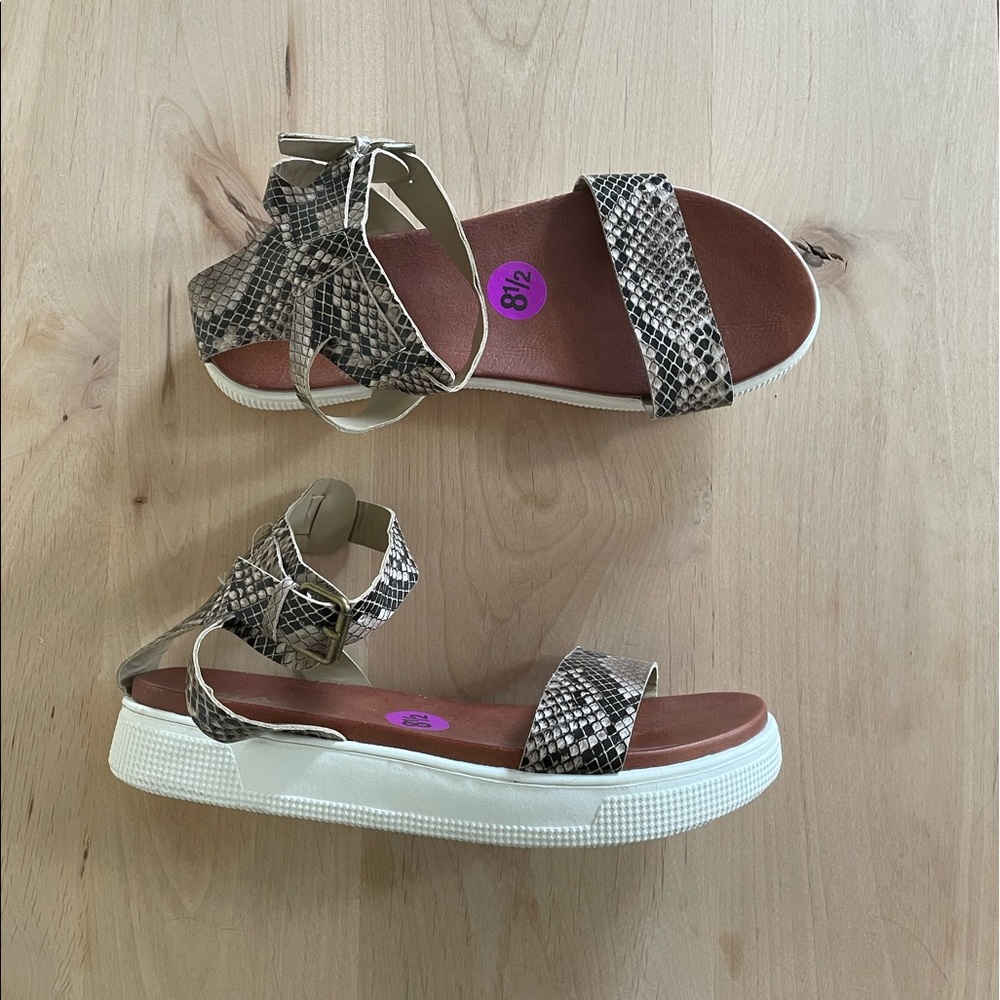 Mia Snakeskin Platform Sandals NWOT